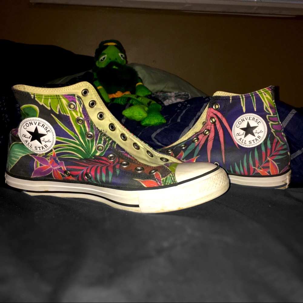 Chuck Taylor all star high top converse floral pattern